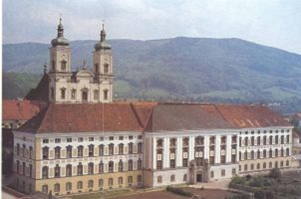 Stiftshotel Garsten Щайр Екстериор снимка