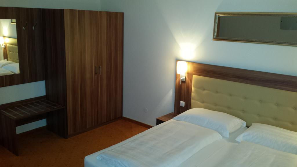 Stiftshotel Garsten Щайр Стая снимка